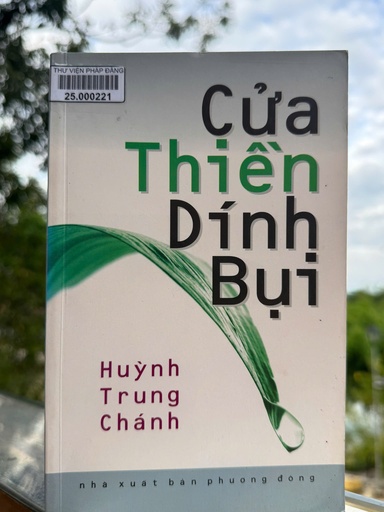 Cửa thiền dính bụi